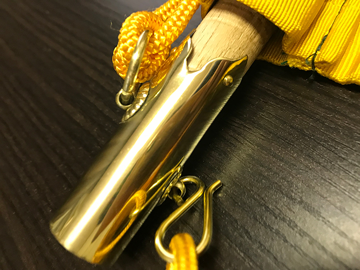 会旗の旗棒の金具と飾り房の修理